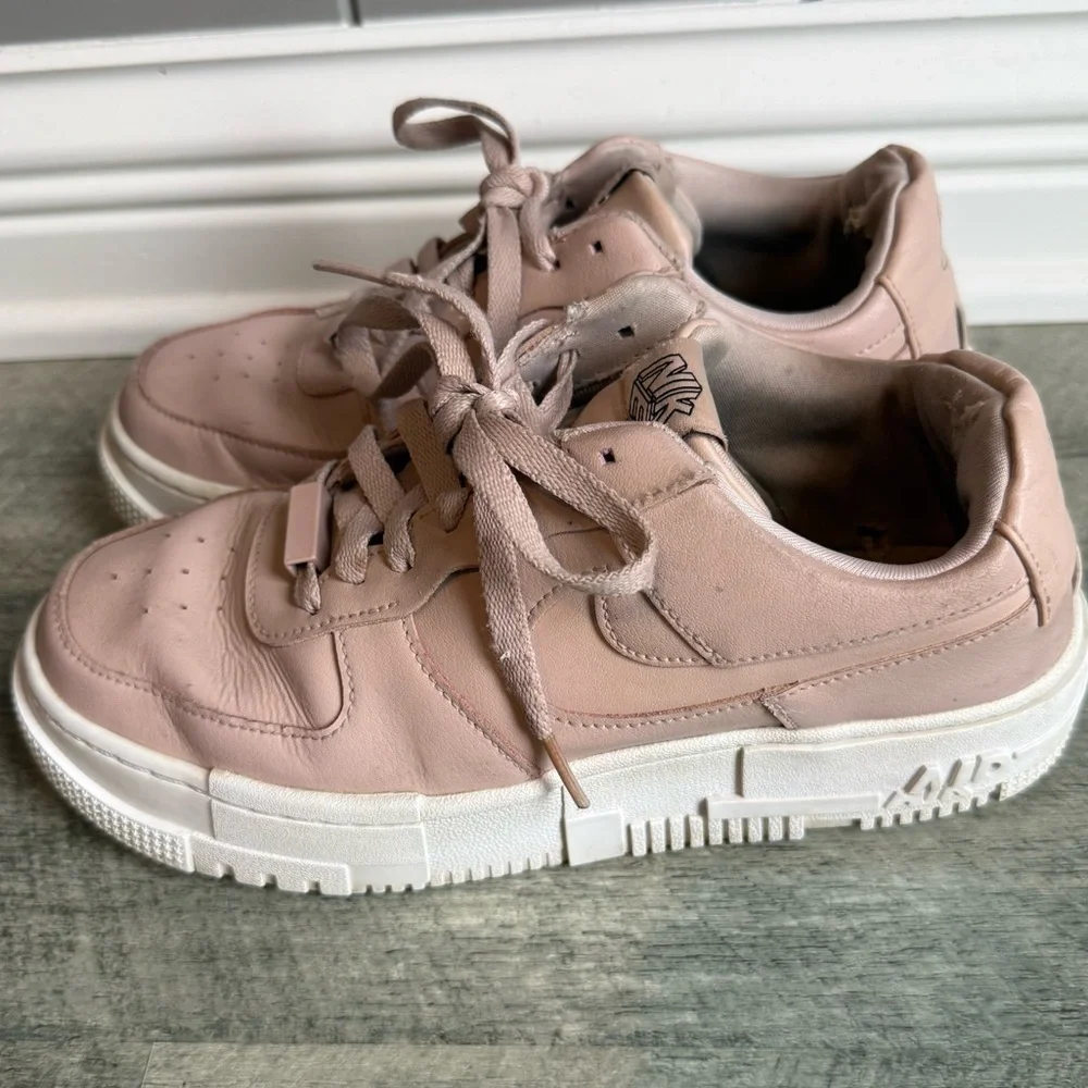 Nike Air Force 1 Pixel Women’s 8 Particle Beige Pink Platform Leather Sneakers